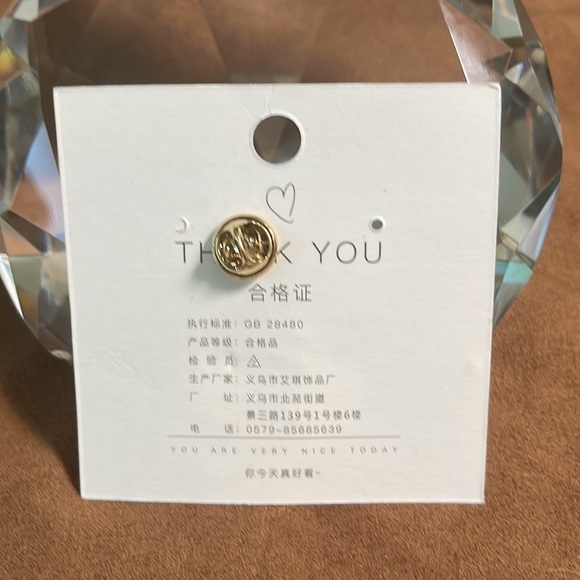 Triangles enamel pin - Picture 6 of 6